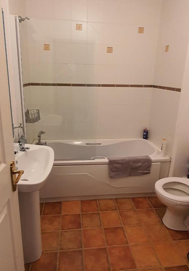 Galway City Lovely 2 Bed Apartment Esterno foto